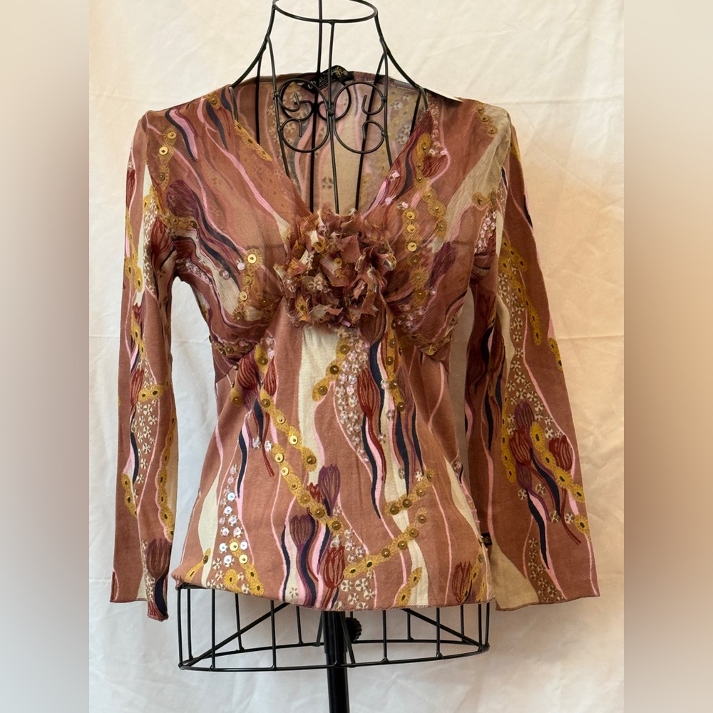 050 - Elegant Floral V-Neck Blouse in Brown and Cream